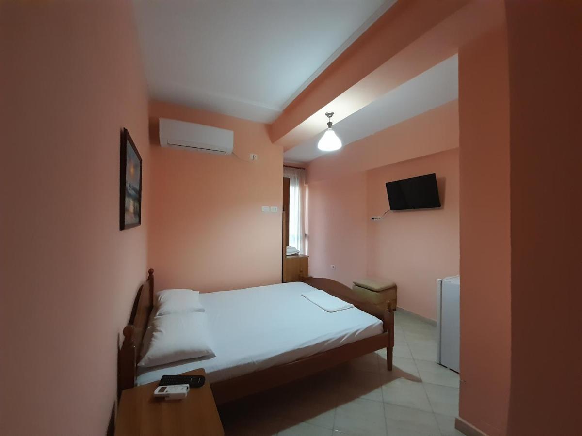 Hotel Rossi Vlorë Exteriör bild