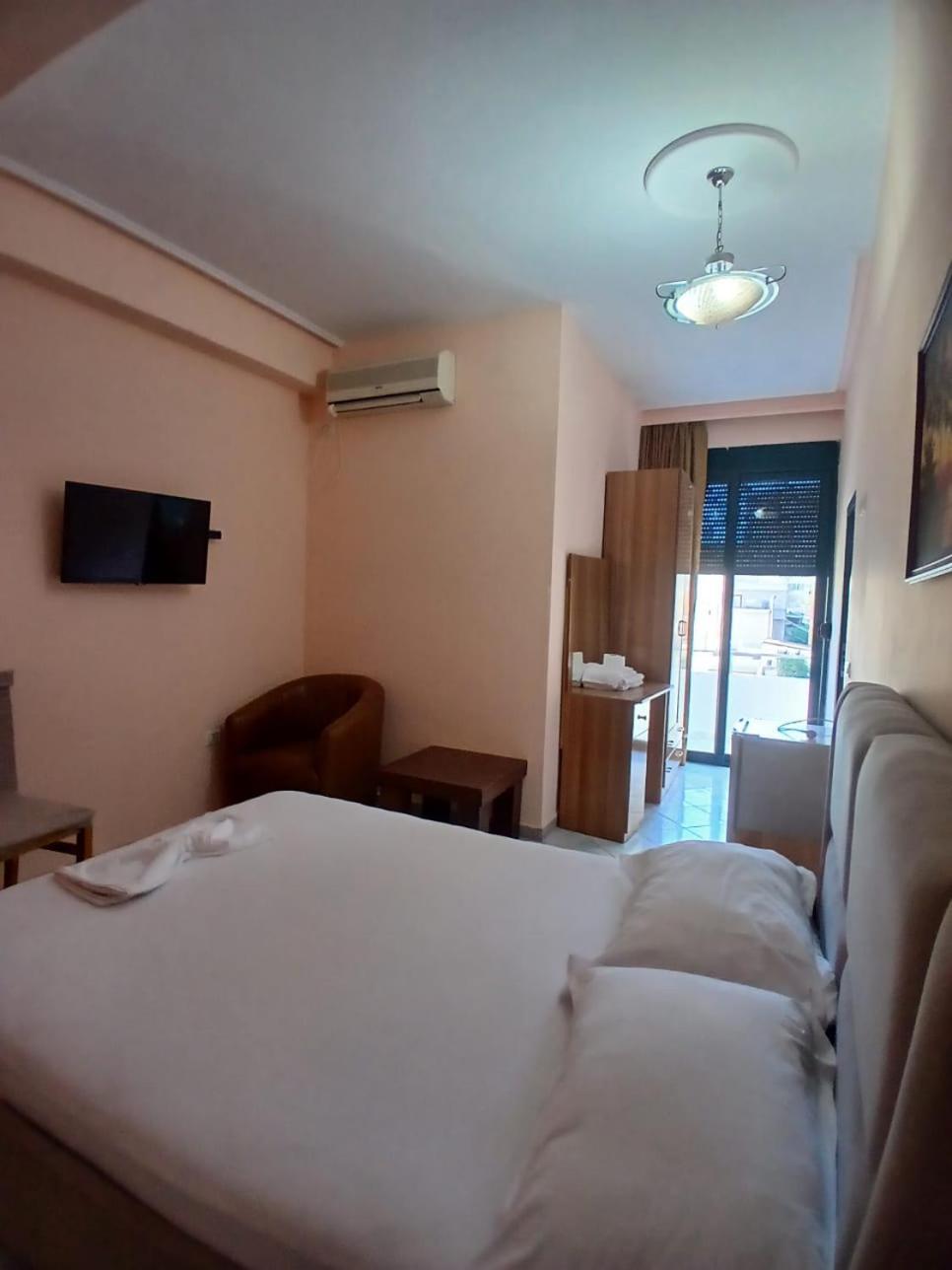 Hotel Rossi Vlorë Exteriör bild